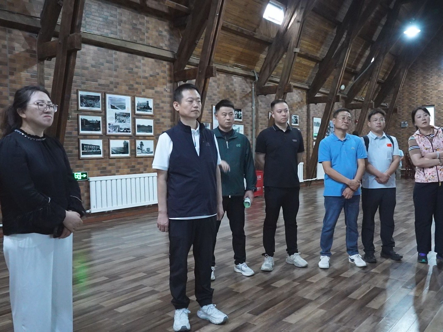 参观农科院院史展厅